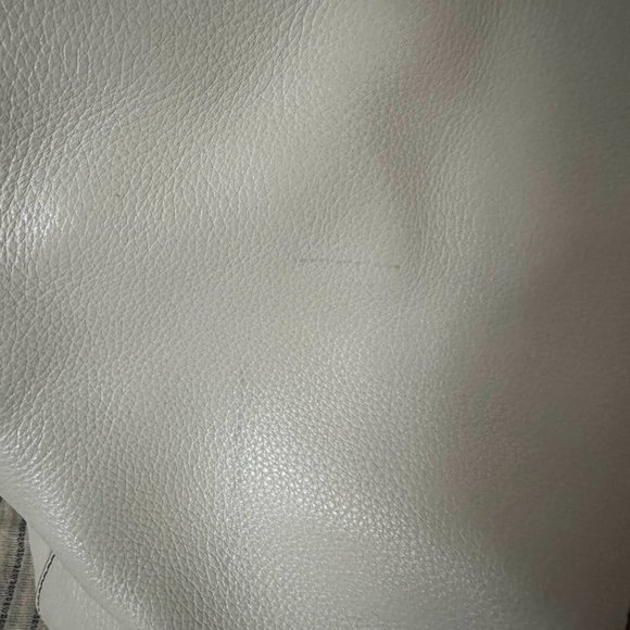 Authentic white pebble leather Coach shoulder/tote bag - Picture 14 of 15